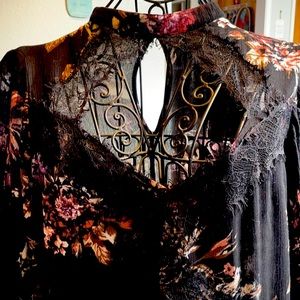 Dressy long sleeve v neck floral print black top